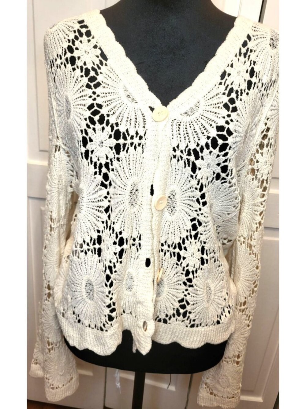 J. Gee Ivory Floral Crochet Cardigan M Fairy Cottage Boho Coastal Lightweight